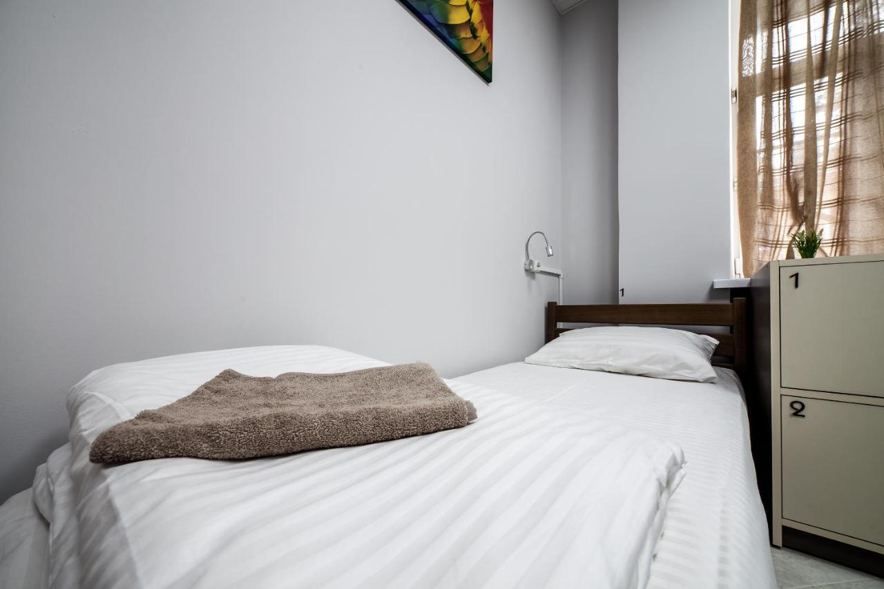 לבוב Ostriv Hostel מראה חיצוני תמונה