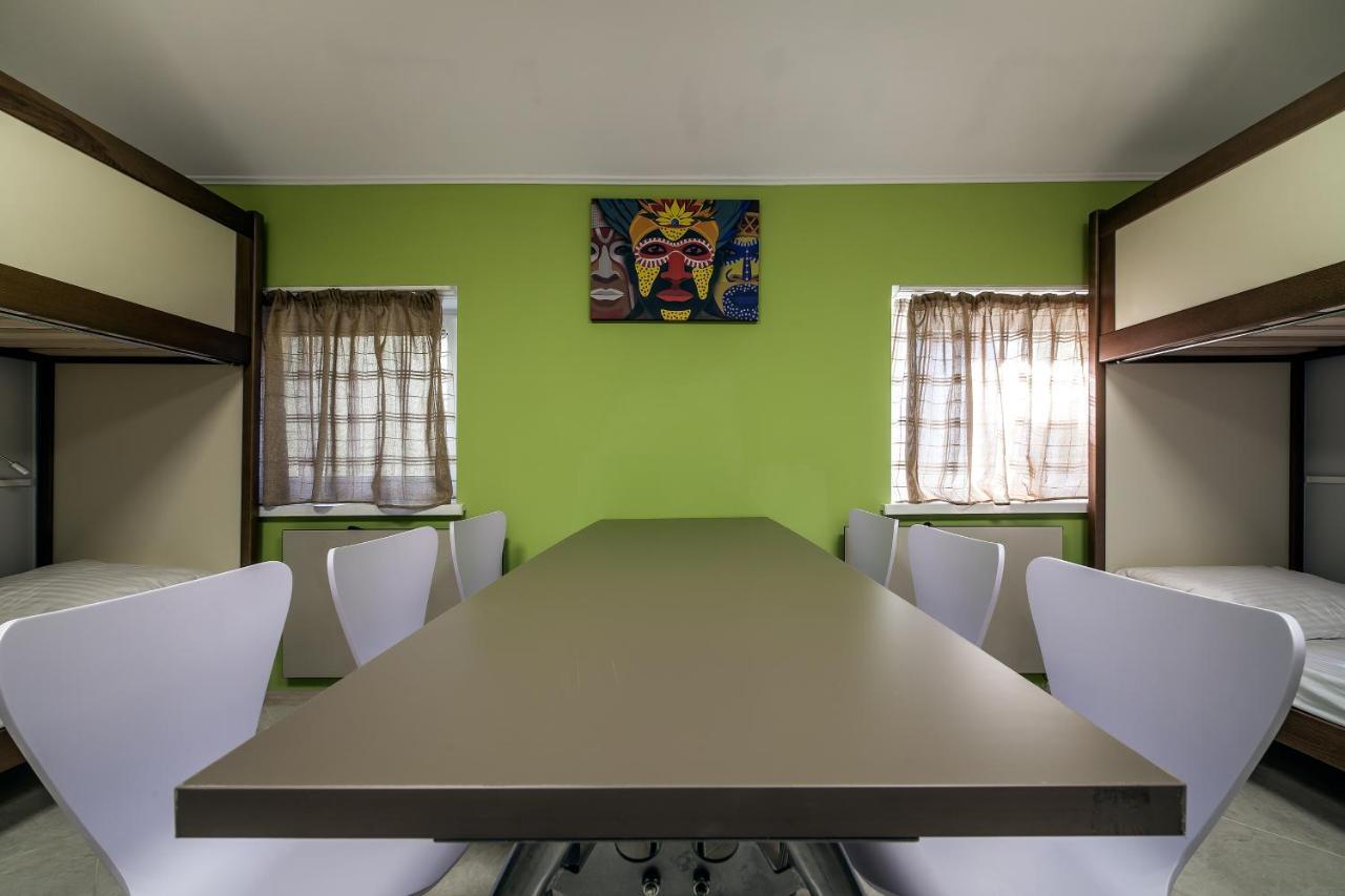 לבוב Ostriv Hostel מראה חיצוני תמונה