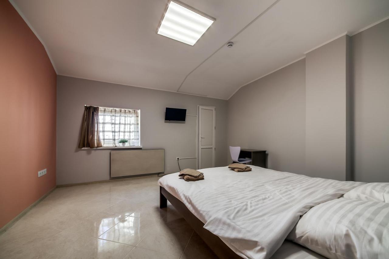 לבוב Ostriv Hostel מראה חיצוני תמונה